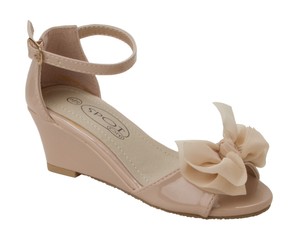 nude girls sandals