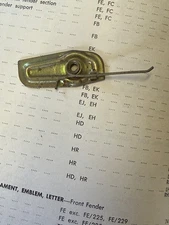 5 x NOS NEW OLD STOCK FRONT FENDER GUARD PANEL MOULDING CLIP FE FC HOLDEN SP1407