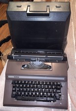 Brother Automatic 12 Correct-O-Riter  Electric Typewriter In Brown With Case * thumbnail