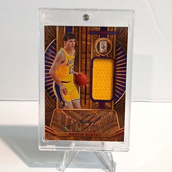 Panini 2021-22 Chronicles Austin Reaves Lakers Gold RC Auto Jersey no. Gsj-arv