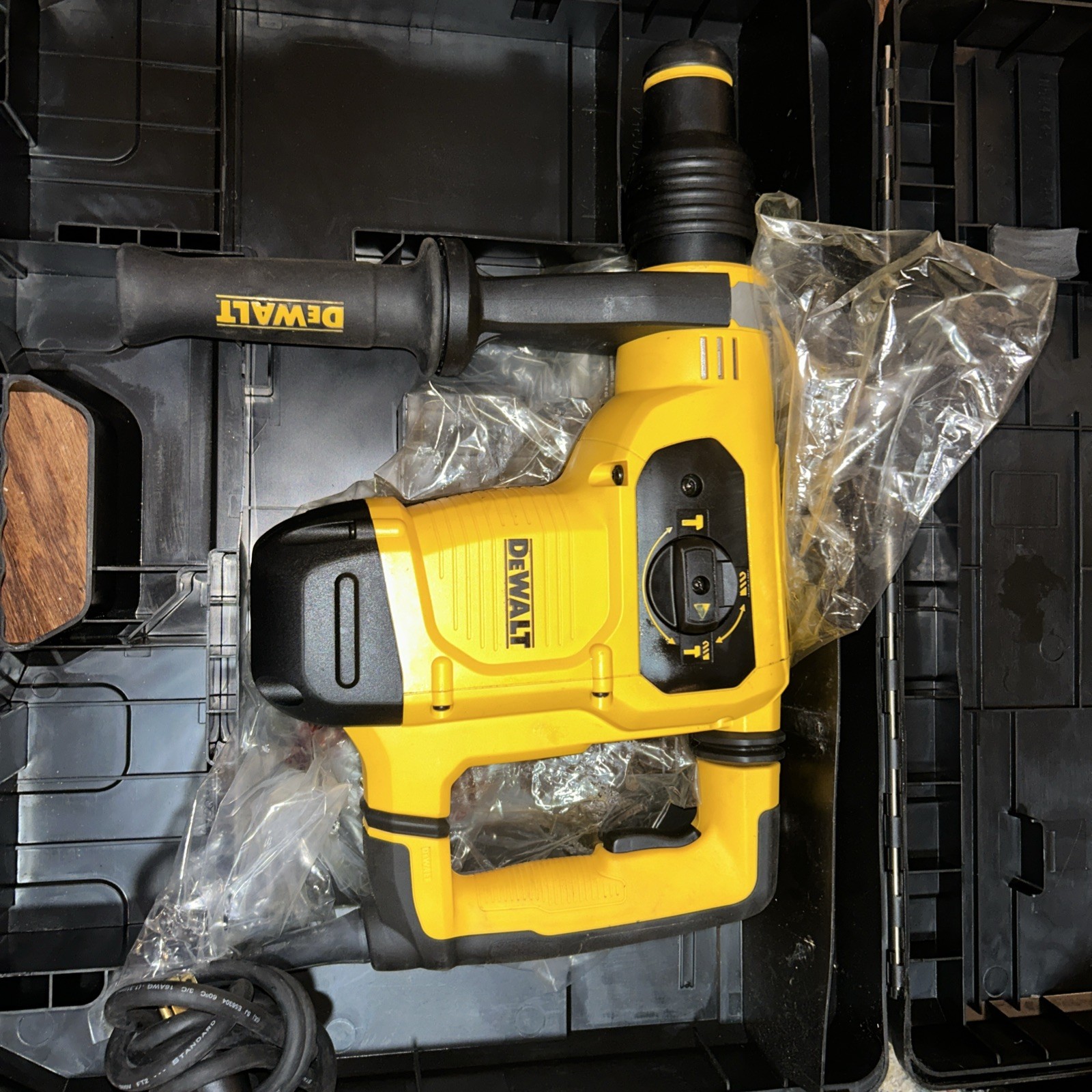 DEWALT Rotary Hammer/Drill Combination Kit, SDS MAX, 40mm (D25481K)