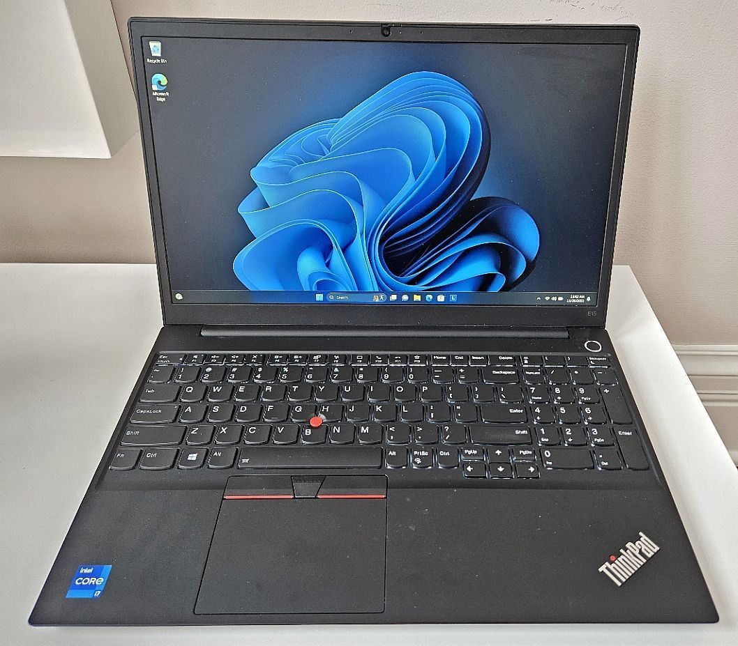 ThinkPad E15 Gen 2 15.6-inch TOUCH i7-1165G7 16GB RAM 512Gb NVME
