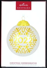2022 Hallmark Christmas Commemorative 2022 Glass Ball 10th In Series Ornament