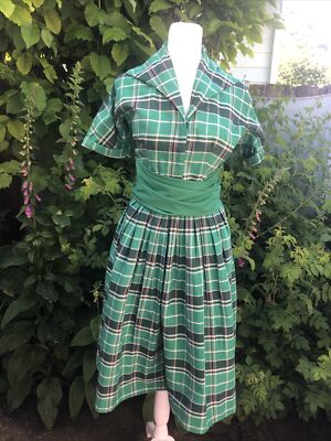 vintage green plaid dress Christmas Green Plaid 1950S Cotton Vintage Dress With Belt – Jolly Vintage main image 1