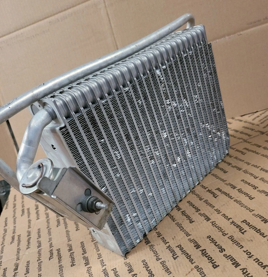For BMW E46 E83 325Ci 328i M3 X3 A/C Evaporator Core Behr 64118384251 - Image 3 of 4