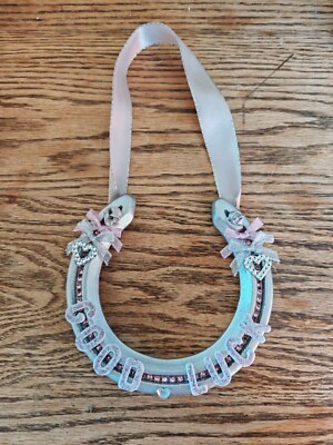 Viel Glück Geschenk. Glückshufeisen. Rosa Diamanten. Original gebrauchtes Hufeisen