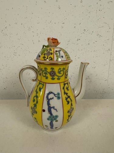 Herend Hungary Hand Painted Porcelain Yellow Dynasty Pattern Coffee / Tea Pot - Picture 3 of 12