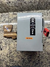 GENERAL ELECTRIC TH3361J MODEL 11 SAFETY SWITCH WITH FUSES *USED*