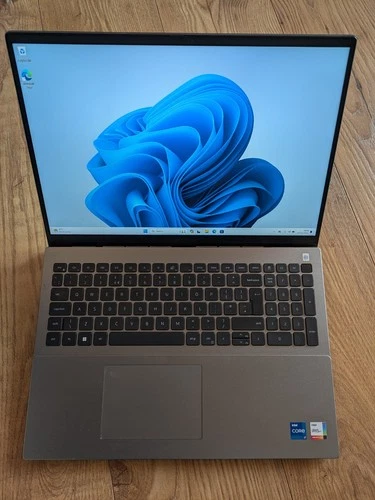 Dell Vostro 5620 Core i7 1260P 2.1Ghz 16GB RAM 512GB SSD 16" FHD 12th Gen 657