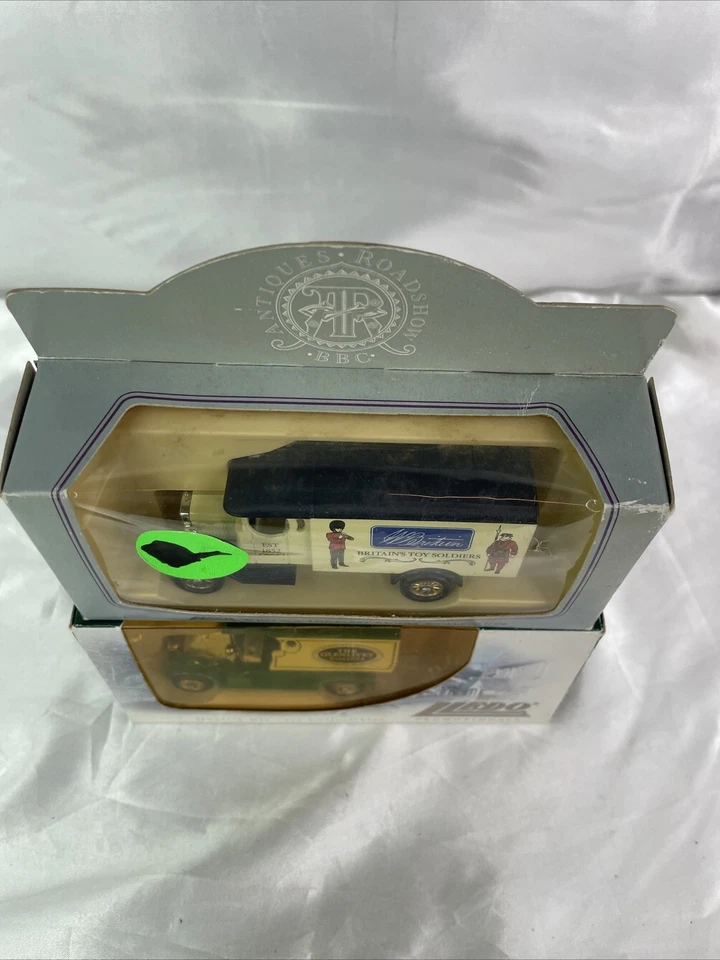 Lledo Days Gone 1931 Morris Van - Britain’s Toy Soldiers + The Glenlivet Boxed - Image 3 of 4