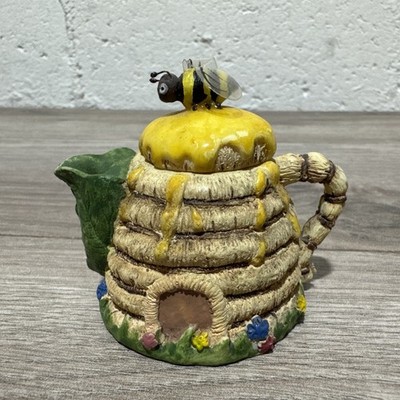Bee Hive Miniature Teapot Bee, Bear, Flowers, Felt Bottom, 2.75  EUC