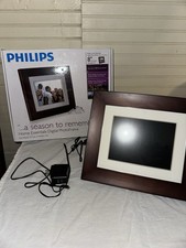 Phillips Home Essentials 8  LCD Digital Photo Frame With Brown Wood Frame