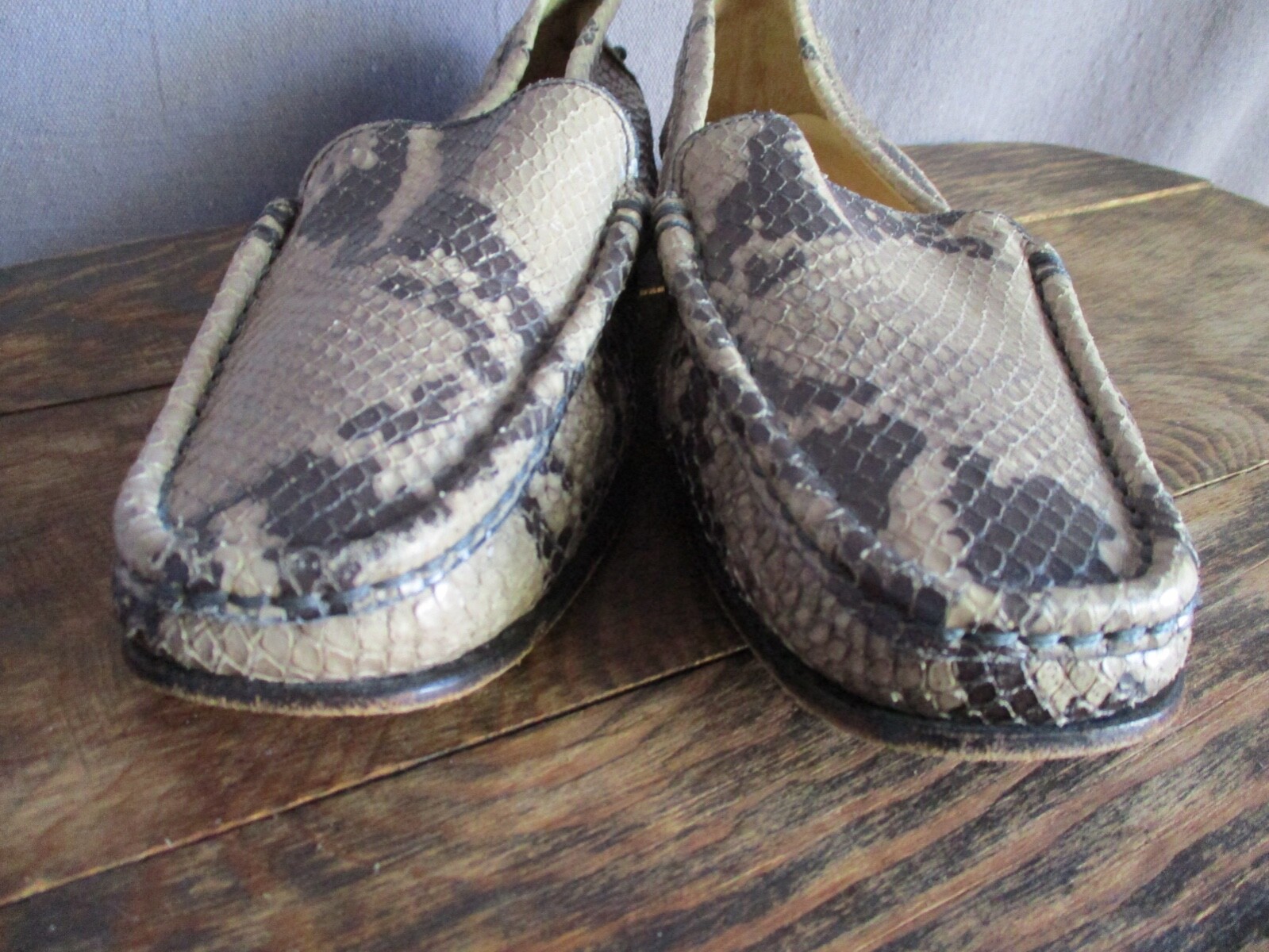 Kroll modern beige brown python leather driving d… - image 3