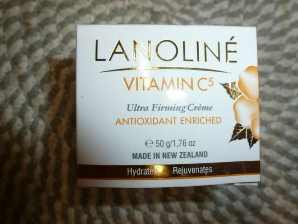 lanoline vitamin c cream