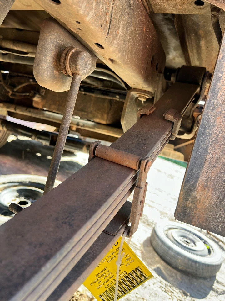 08-14 Conjunto de resorte de hoja trasera de remolque grande Nissan Titan 4x4 lado izquierdo o derecho OEM Foto 3 de 3