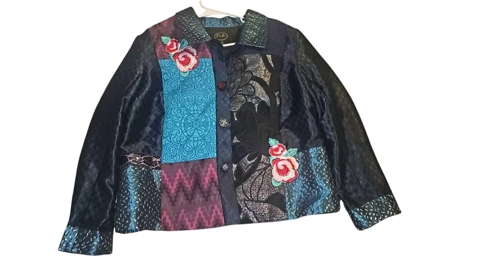 Chaqueta Blazer Para Mujer Julia Kim Patchwork 1X Boho Embellecida Arte para Usar Floral Foto 2 de 4