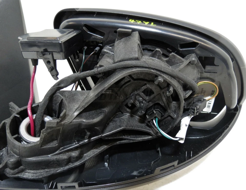 Mercedes C Class W205 Genuine Left Side Manual Folding Door Wing Mirror + GPS - Image 2 of 4