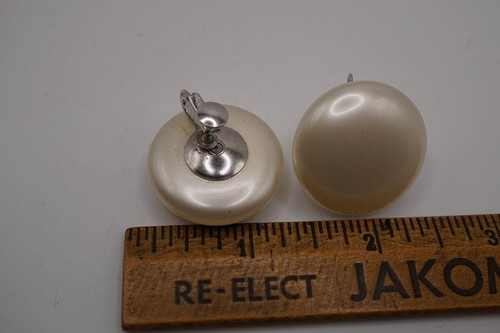 Marvella Signed Screw On Earrings Costume Jewelry - Picture 5 of 6