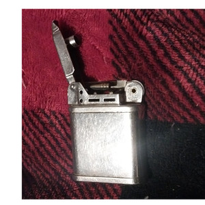 Beattie Jet  Lighter  Flip-Top Cigarette Lighter