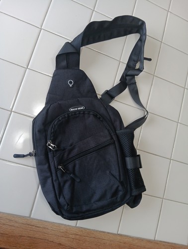 Maxx Gear Essential Compact Backpack Bag in Classic Black Microfiber Insulated - Picture 2 of 4