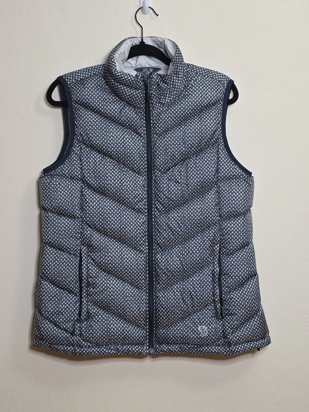 Women's Mountain Hardware Puffer Vest Sz Large Green Q Shield 650 Duck Down 🔥
Opens in a new window