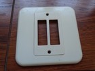 LEGRAND 1 plaque + 1 petit enjoliveur DOUBLE chambord Amboise bakélite ivoire