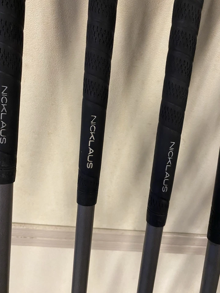 Hierros Nicklaus Air Max 3 a través de PW, flexión regular Foto 3 de 4