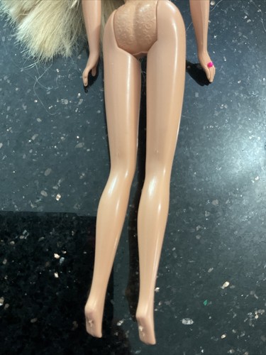 Barbie Blonde 90’s TnT body blue eyes pink lips Twist Braid Nude Earrings & Ring - Picture 9 of 14