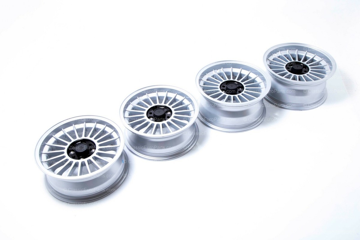 ALPINA 15インチ ブラックホイールセット 15'' Wheel set for BMW 1502 1602 2002 tii E21 E30 Alpina 4x100