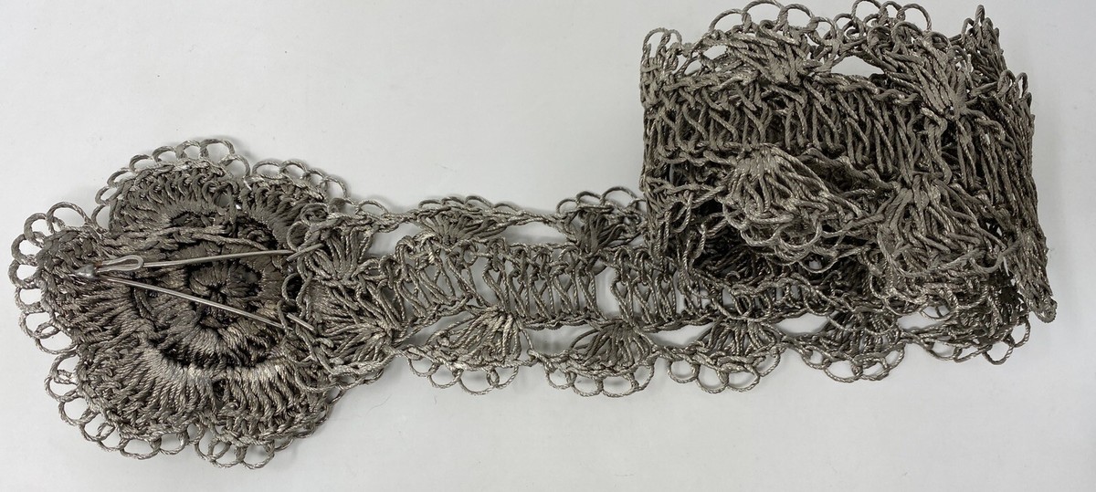 vintage intricate Ornate silver crochet wire work flower  display picture 1