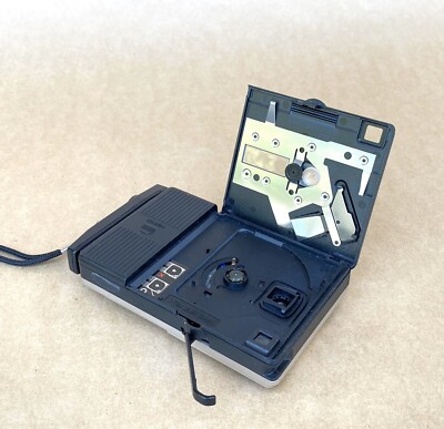 Appareil Photo Vintage Minolta Disc 7 - Argenté Avec étui - Non Testé (Japon)