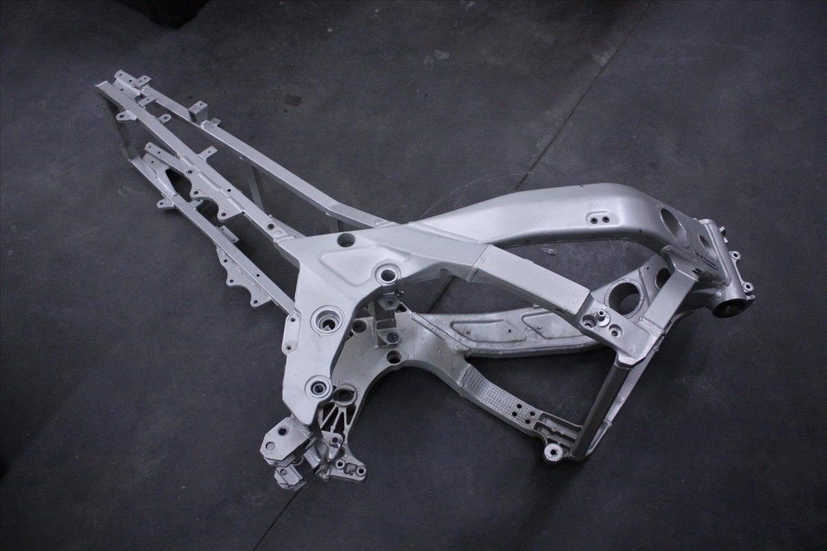1998 KAWASAKI NINJA ZX 600 E MAIN FRAME CHASSIS SUBFRAME SUB RAIL
