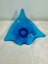 Vintage Viking Glass Handkerchief  Dish Blunique  8.5”