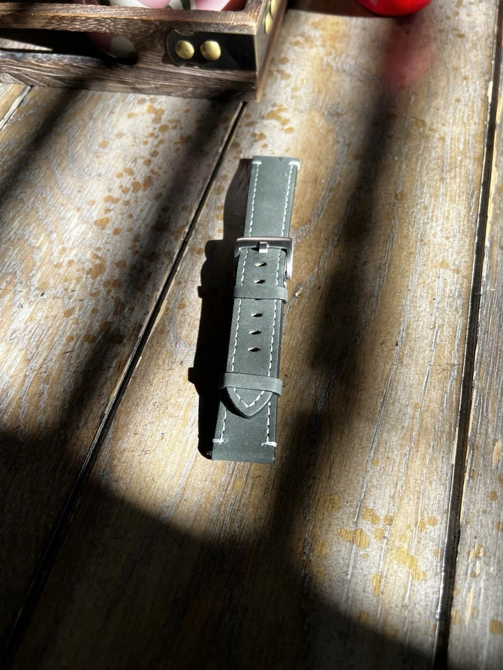 20毫米绿色皮革表带 — 第 2/3 张图片