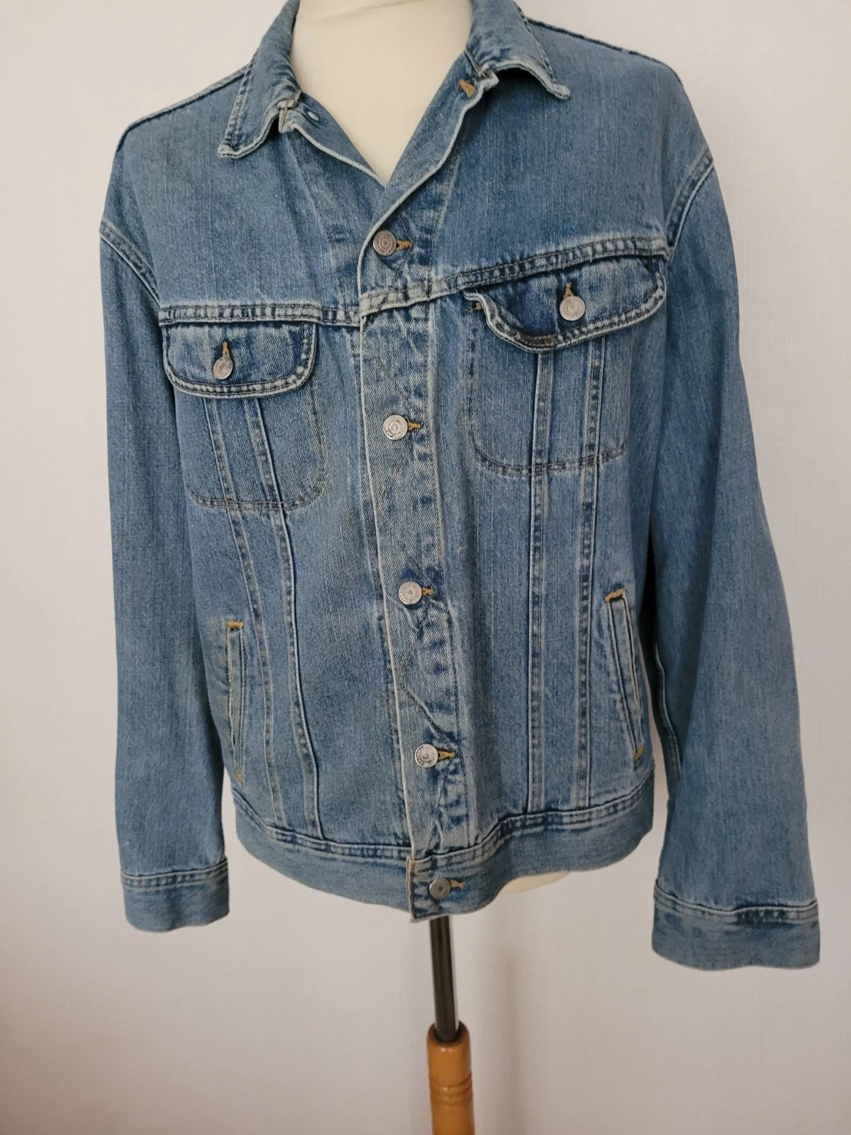 VINTAGE LEE RIDERS DENIM JACKET ,SIZE XXL 90s,trucker skinhead better than levi
Opens in a new windo