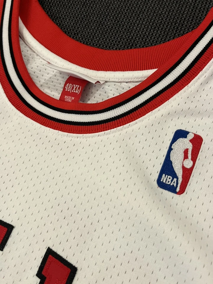 Camiseta Mitchell & Ness Auténtica Chicago Bulls 94-95 Michael Jordan #45 Talla XL Foto 3 de 3