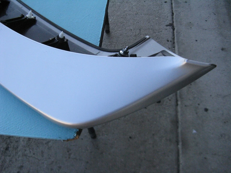 13 14 15 16 17 18 TOYOTA RAV4 REAR TAIL GATE LID DOOR TOP UPPER SPOILER SILVER - Image 4 of 4