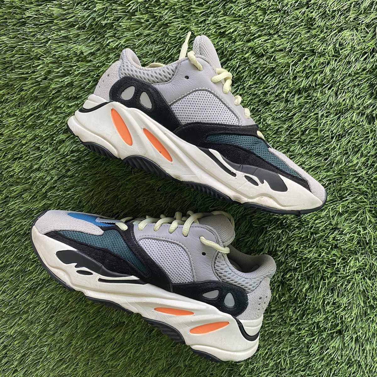 adidas Yeezy Boost 700 Wave Runner (PRE-OWNED) B75571 Size