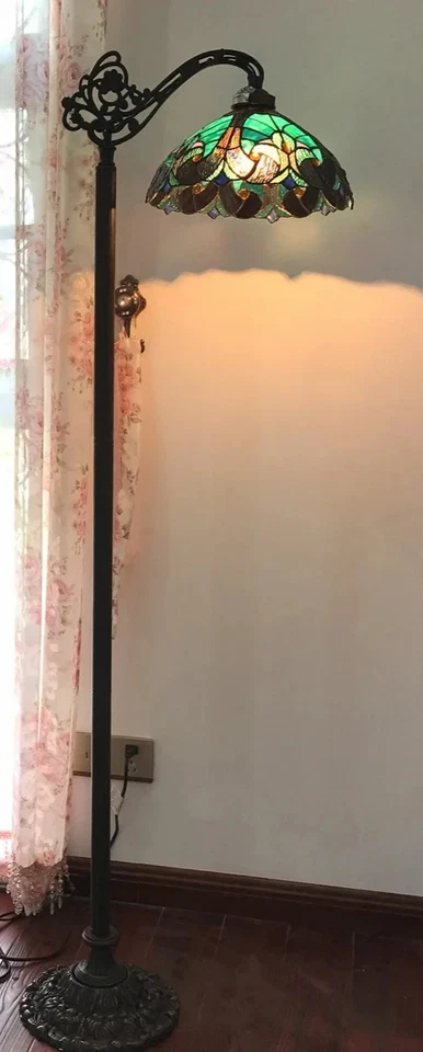 Lámpara de pie de lectura estilo Tiffany vitral diseño victoriano pantalla Foto 3 de 3
