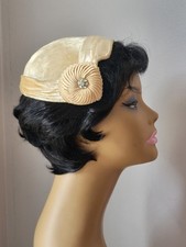 Vtg Early 50s Ivory Plush Fascinator Hat In "Scull Cap" Style Great 