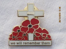 Remembrance Pin Badge, WW1,Poppy ,Battlefield Cross 1914-18, rot/wei&szlig;,30x30mm