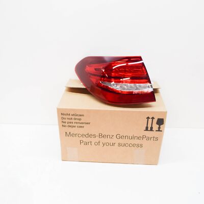 NEW MERCEDES-BENZ C T-MODEL S205 REAR LEFT TAIL LIGHT A2059065100