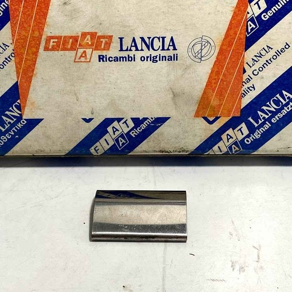 Coprigiunto Dx Lancia Beta Coupe Originale 82313109-image