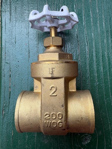 Hammond 2" Brass Threaded Gate Valve – 200 WOG
