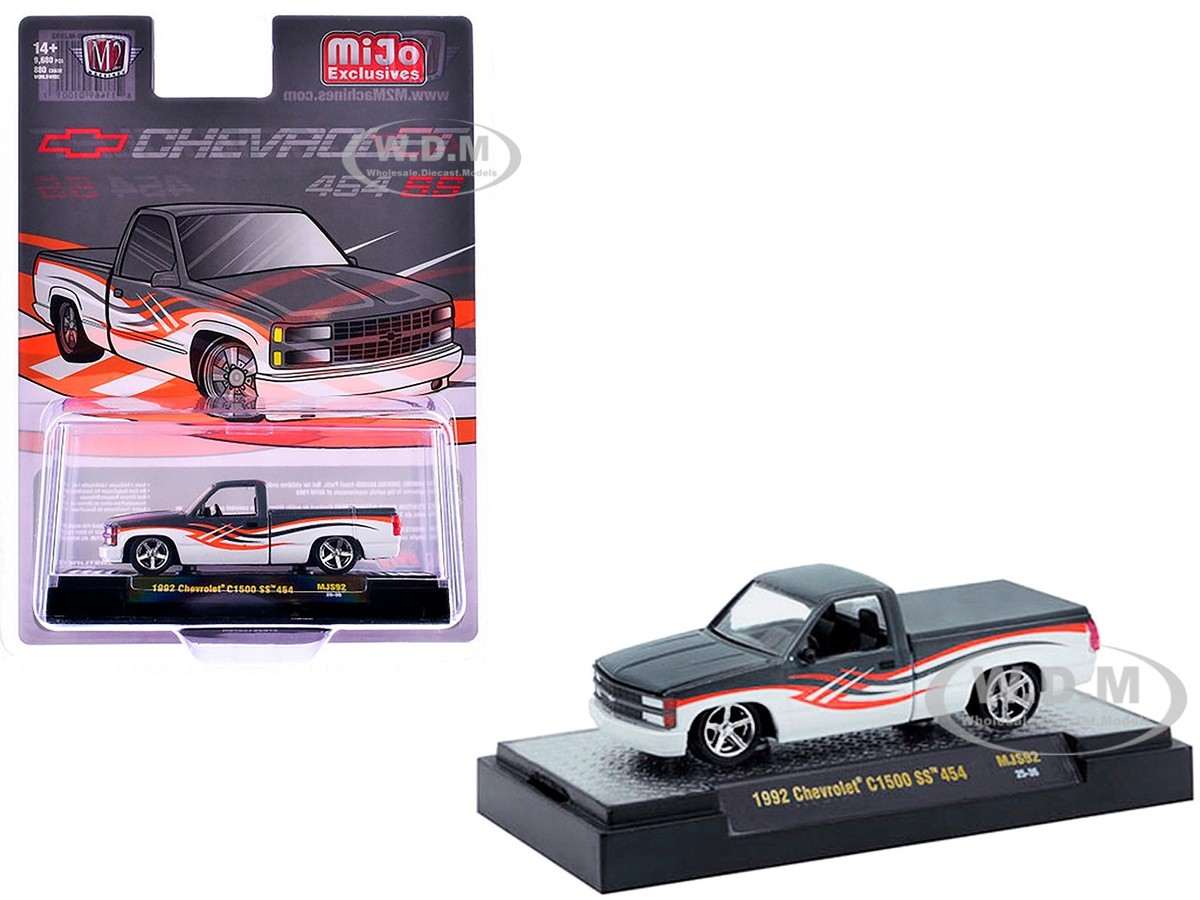 1992 CHEVROLET C1500 SS 454 PICKUP GRAY & WHITE 1/64 DIECAST BY M2