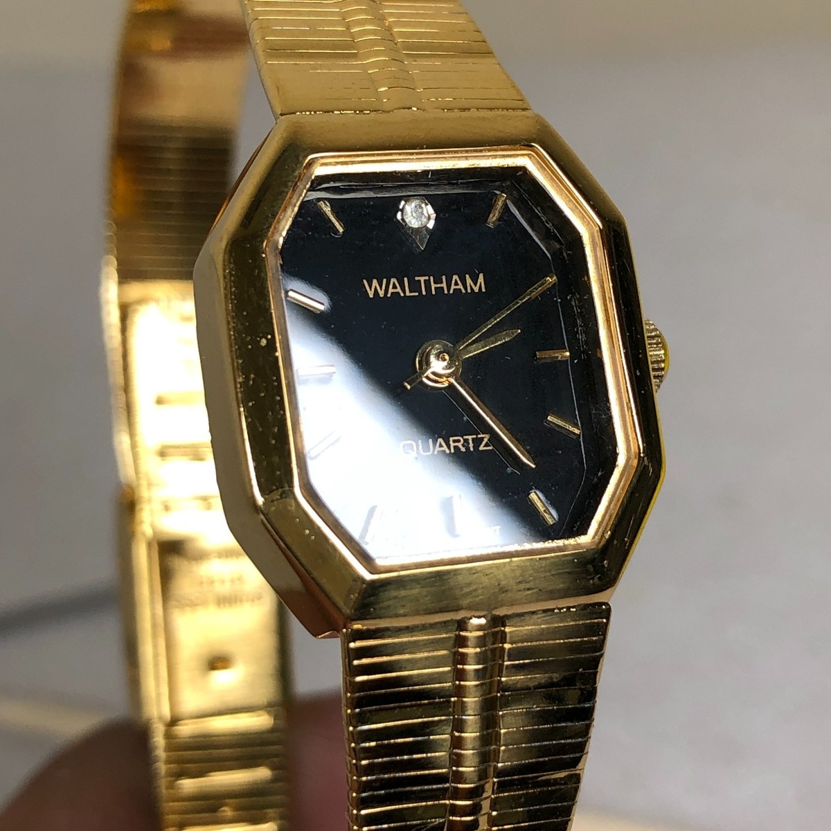 Waltham Women W069 Fashion Diamond Bezel Gold Tone Quartz 19mm