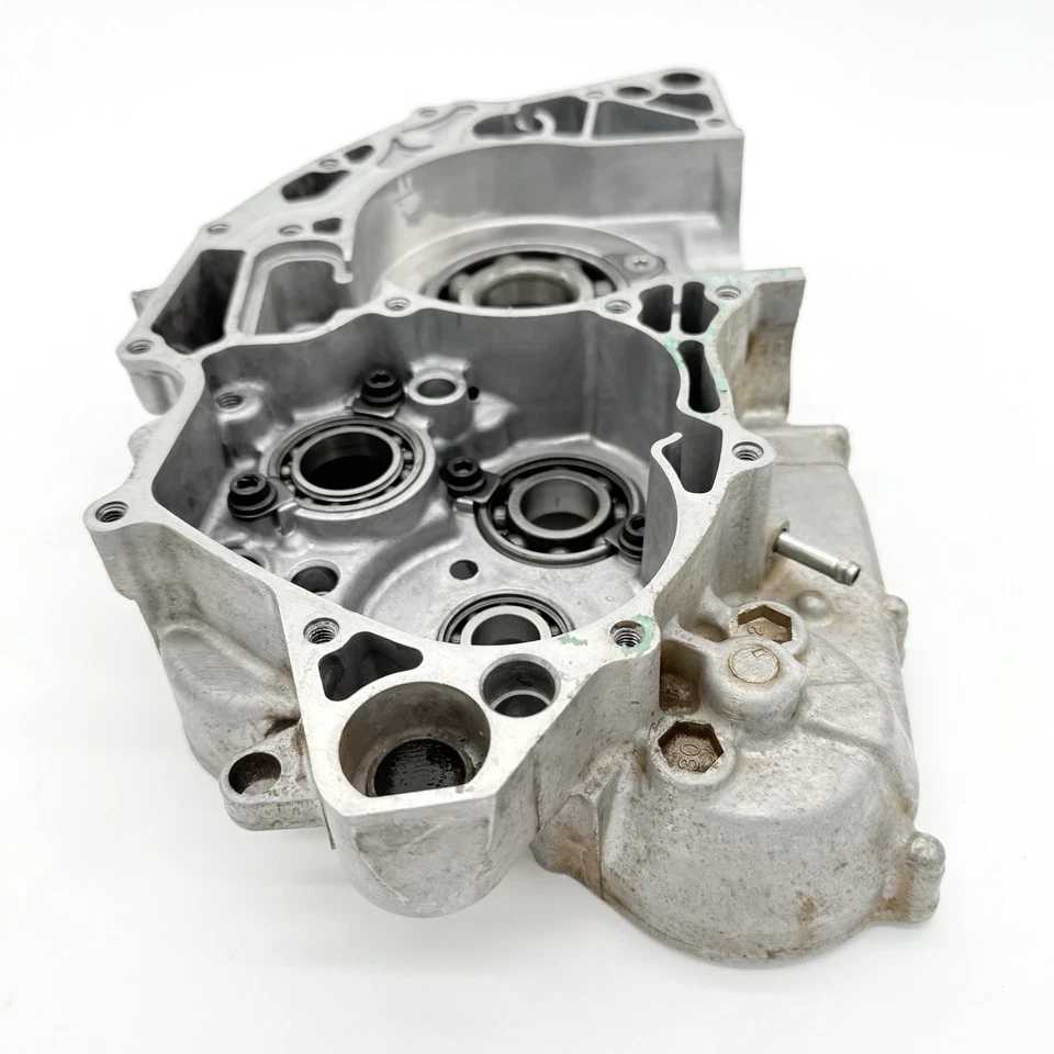 2005 - 2007 Honda CRF250R OEM Right Crankcase Engine Case Half CRF 250 - Image 4 of 4