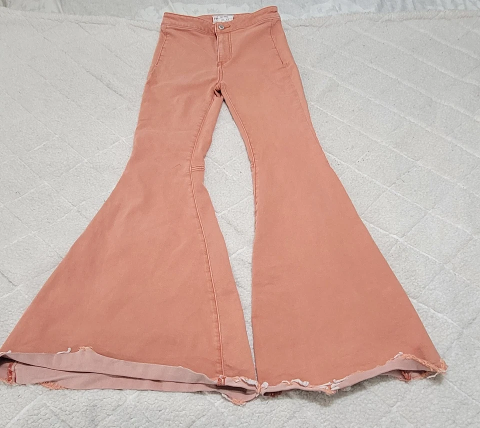 Free People Women's Pink Float On Flared Leg Denim Jeans Raw Hem Size W25 - Image 4 of 4