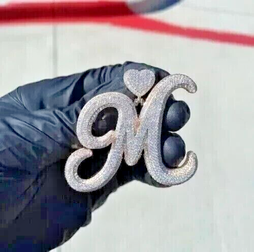 2,5 ct okrągły krój moissanitowa litera „M” fantazyjny wisiorek 14K białe pozłacane srebro - Zdjęcie 1 z 6