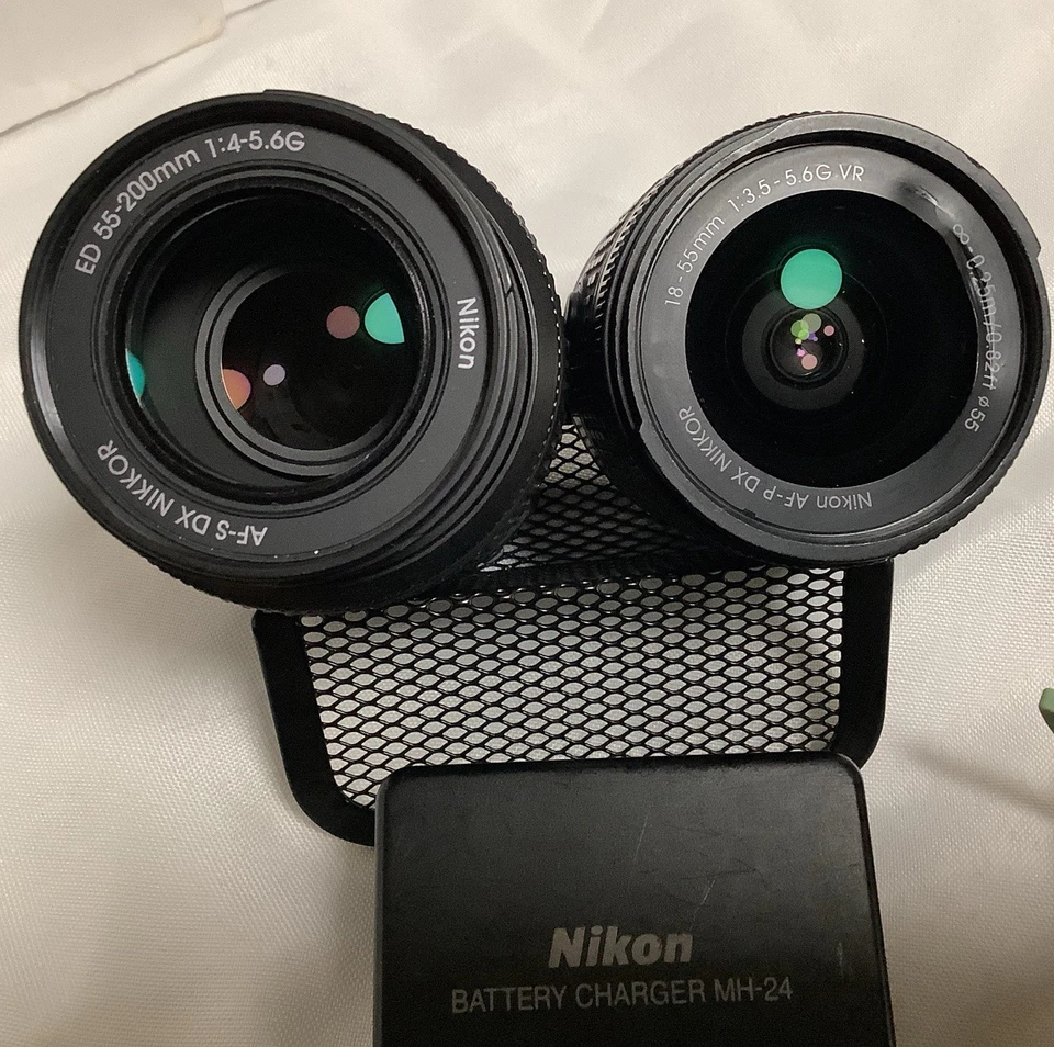 Nikon D3300 24.2MP Digital SLR Camera w/ 2 Lenses + genuine accessories Read” - Image 4 of 4